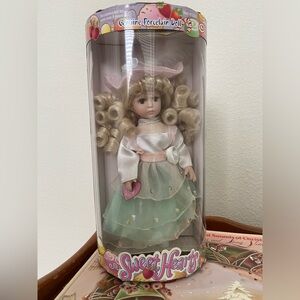 sweet hearts porcelain doll boxed  hand painted vintage